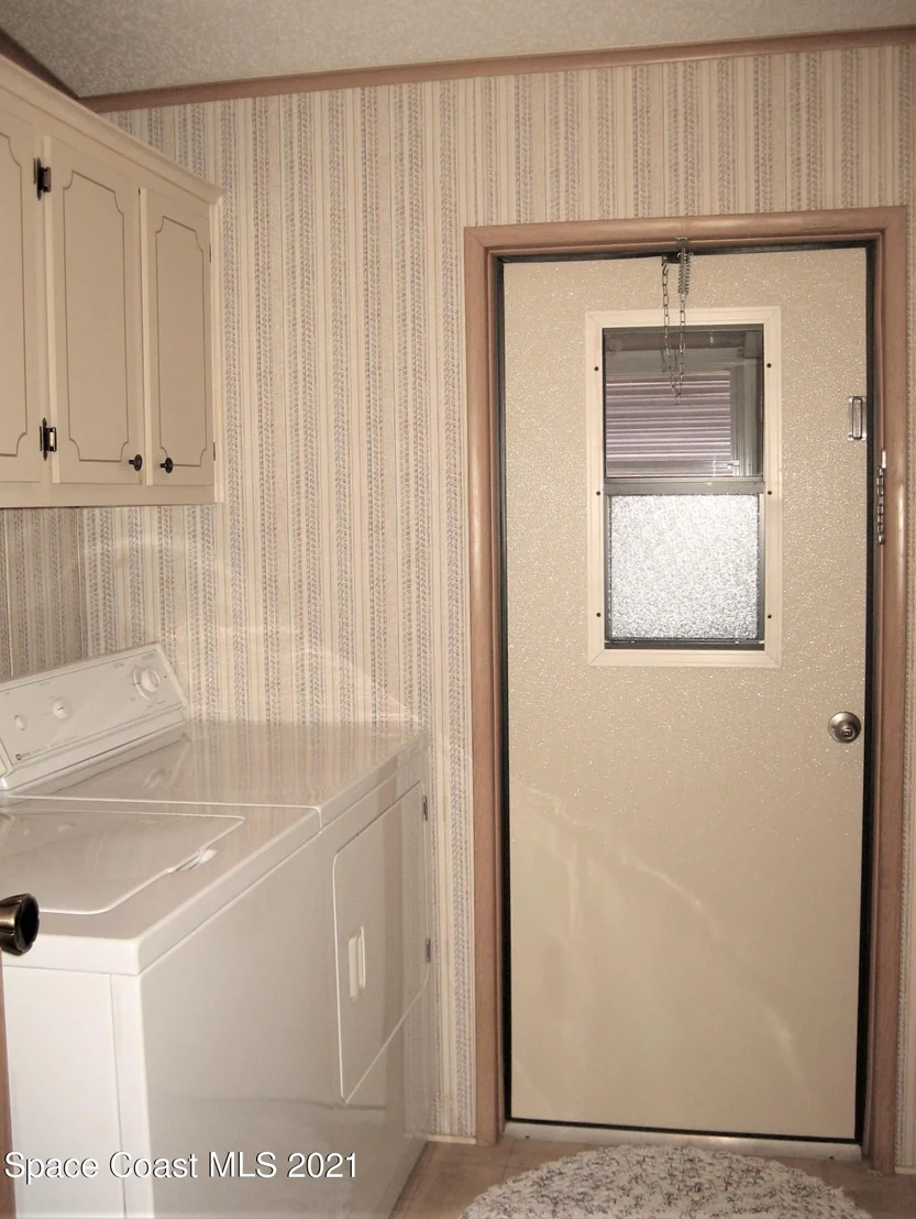 Photo of 2329 Coconut Palm Drive NE