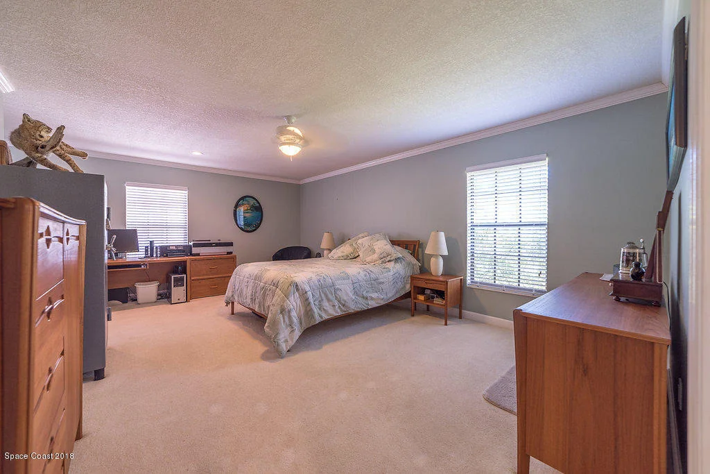Photo of 1401 Meadowbrook Road NE