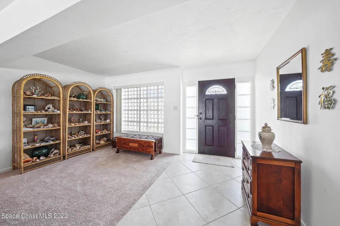 Photo of 453 Cardinal Drive
