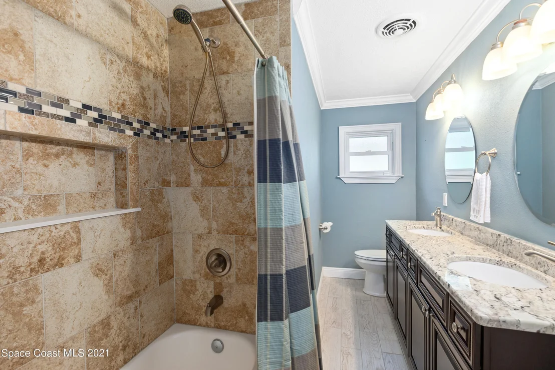 Photo of 2416 Lakeview Drive