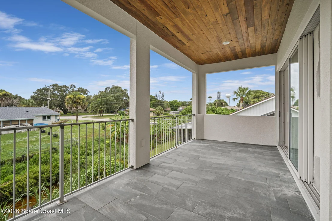 Photo of 1121 River Drive NE