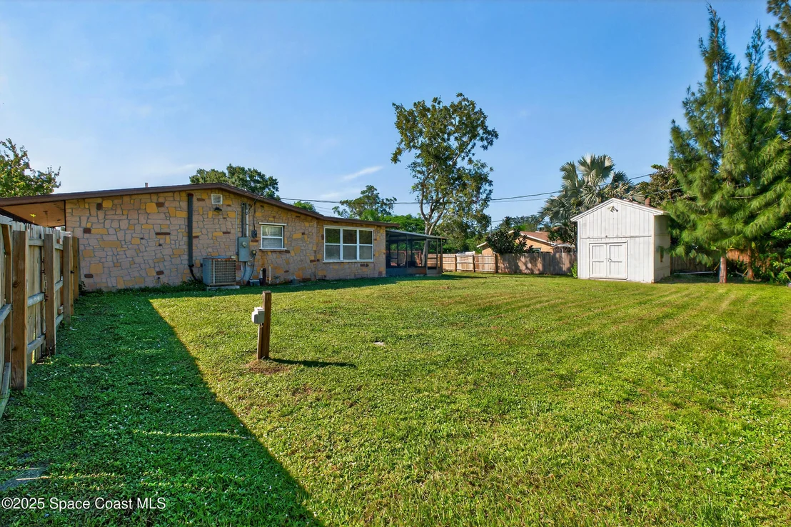 Photo of 853 Knecht Road NE