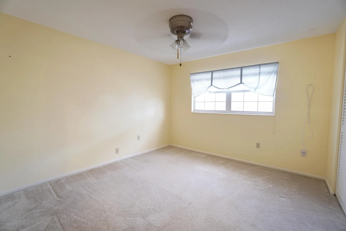 Photo of 913 Kings Post Road