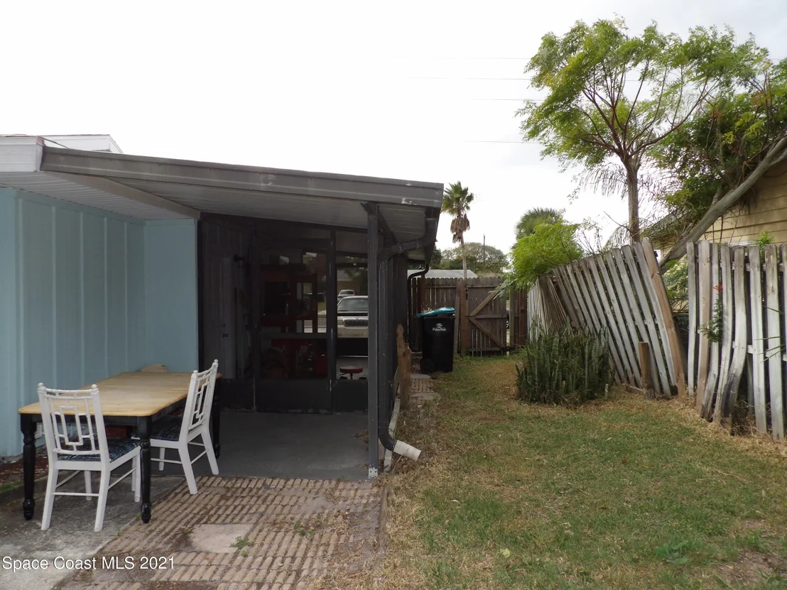 Photo of 797 Bianca Drive NE