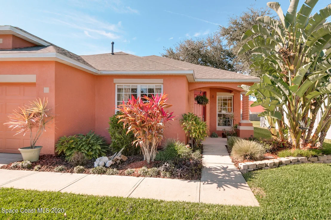 Photo of 957 Riviera Point Drive