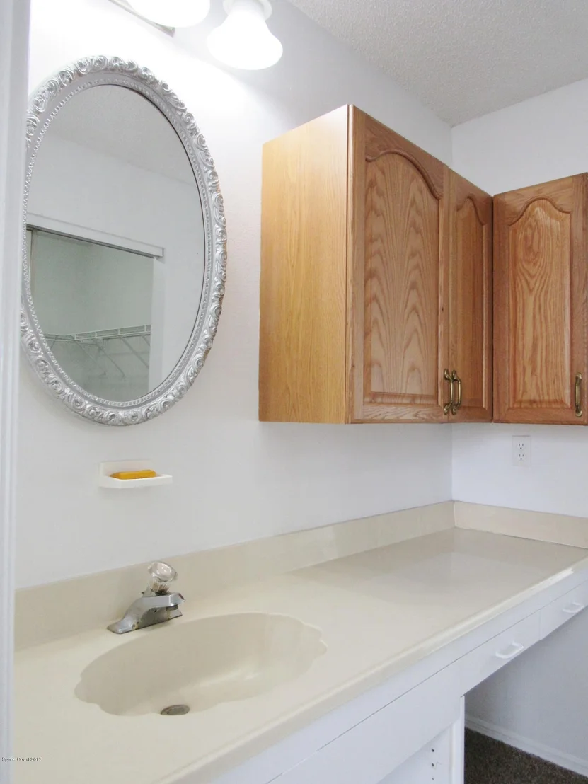 Photo of 969 NE Wateroak Drive