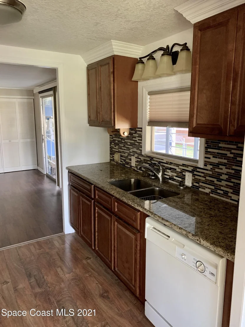 Photo of 195 Maplewood Boulevard