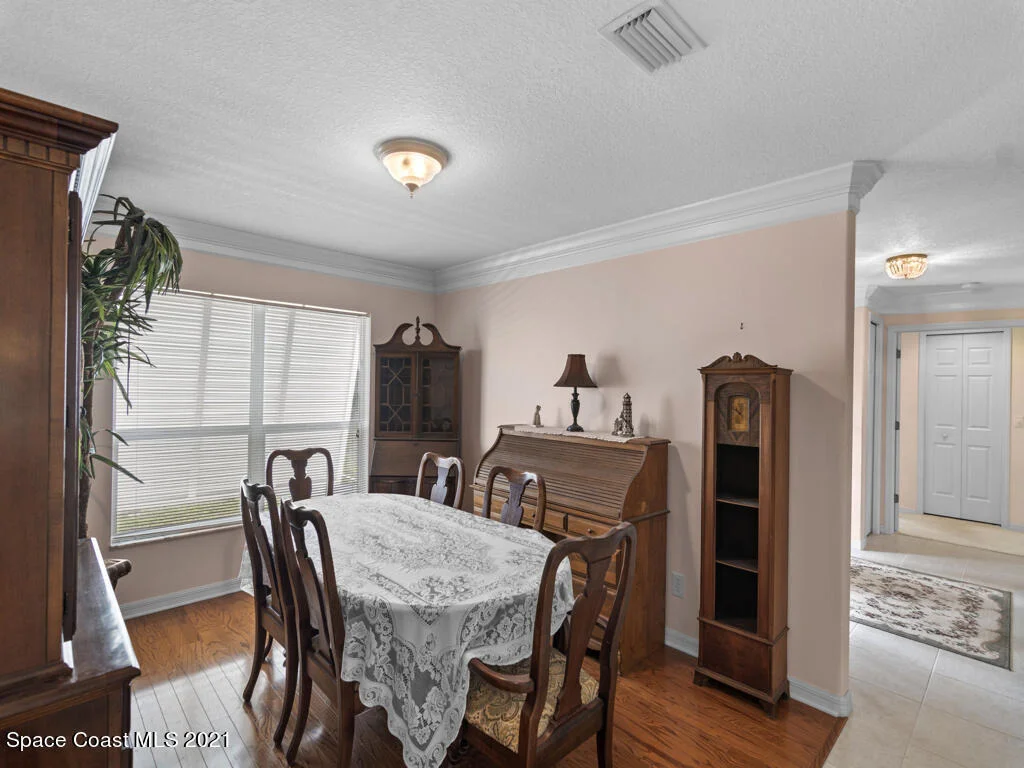Photo of 2770 Weber Road