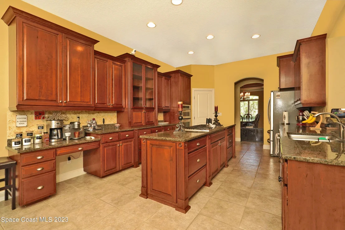 Photo of 2217 Royal Oaks Drive