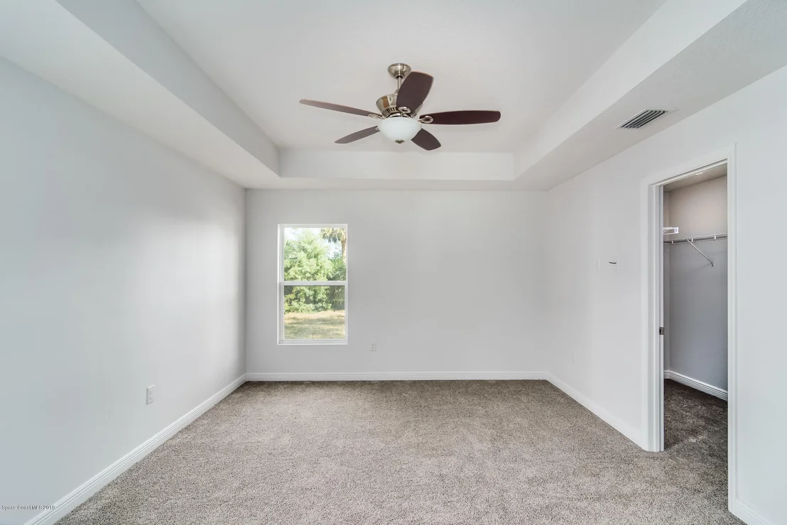 Photo of 7423 Carillon Avenue