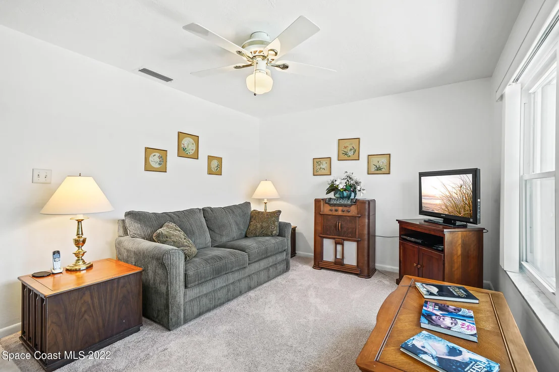 Photo of 453 Cardinal Drive