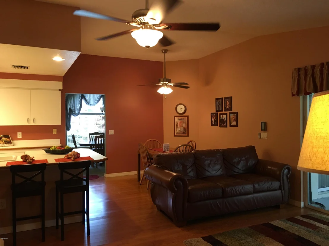 Photo of 975 Pelican Lane