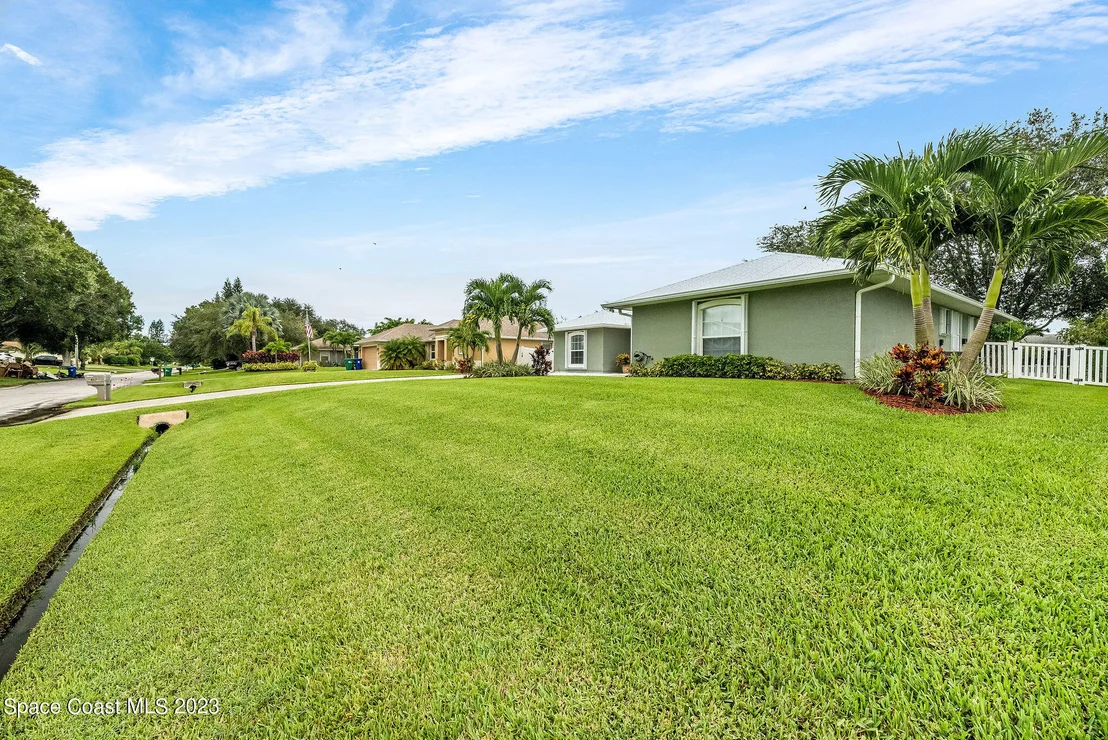 Photo of 468 Biscayne Lane