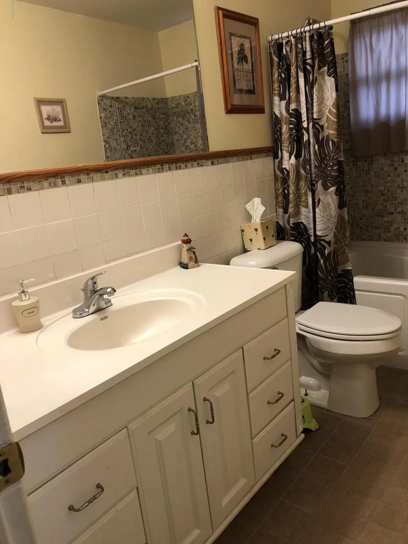 Photo of 976 Cardon Drive