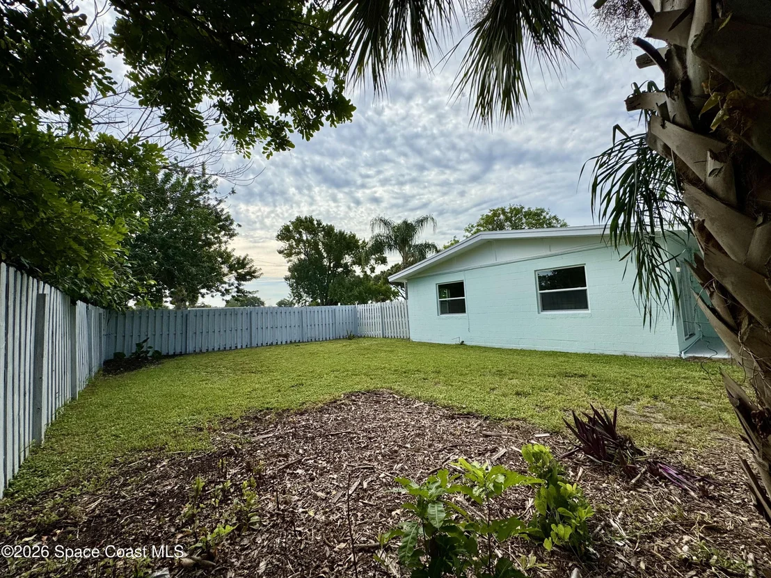 Photo of 2252 Laden Road