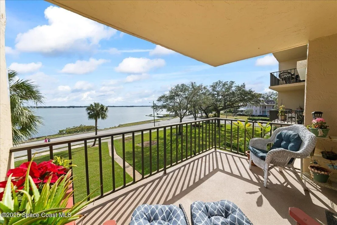 Photo of Unit 303 at 1049 Rockledge Drive