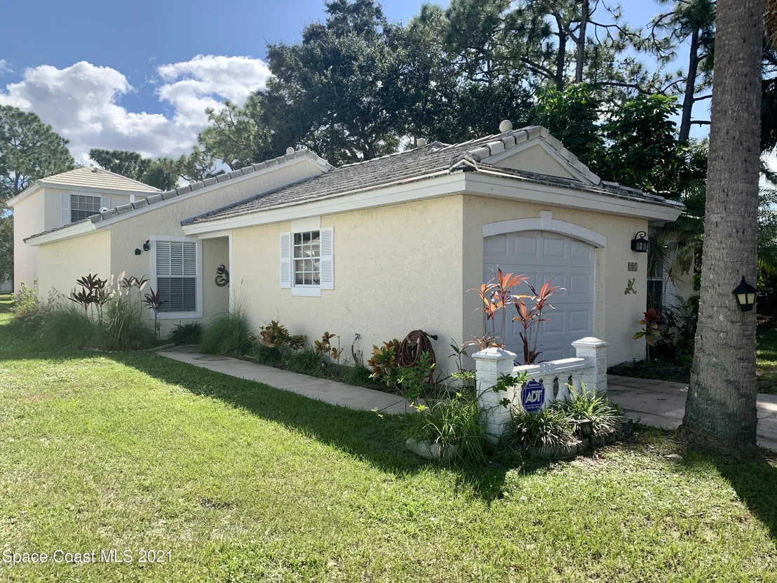 Photo of 805 Dewberry Terrace NE
