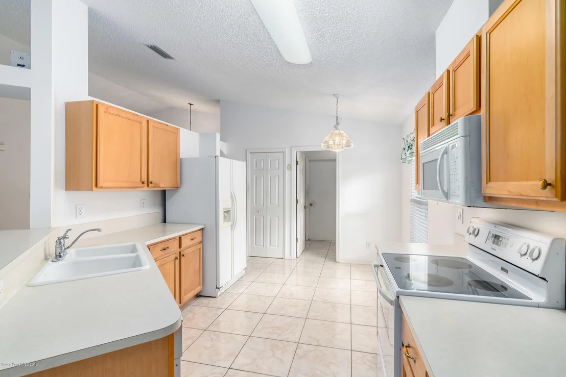 Photo of 972 Villa Drive