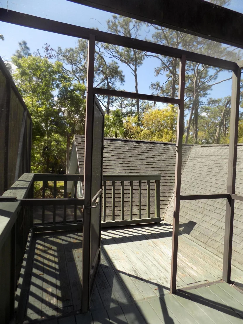 Photo of 970 Bluegrass Lane