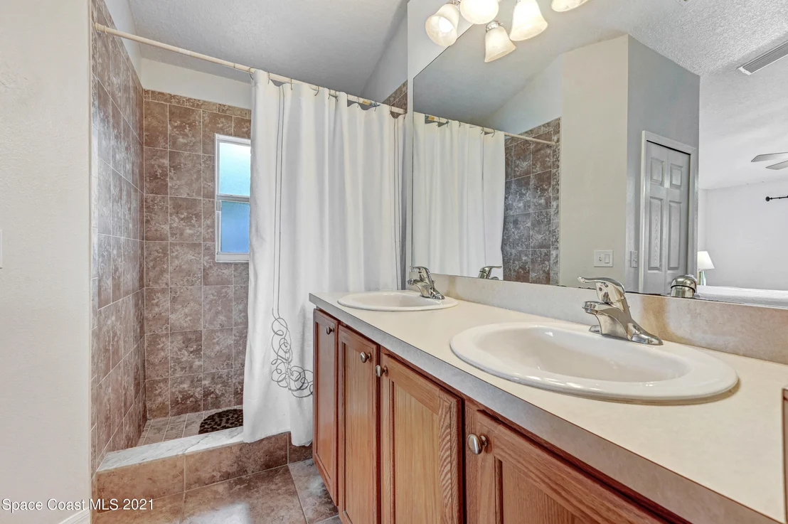 Photo of 971 Pineland Drive