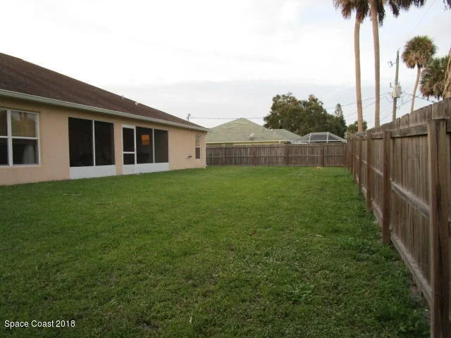 Photo of 1367 Eldron Boulevard SE