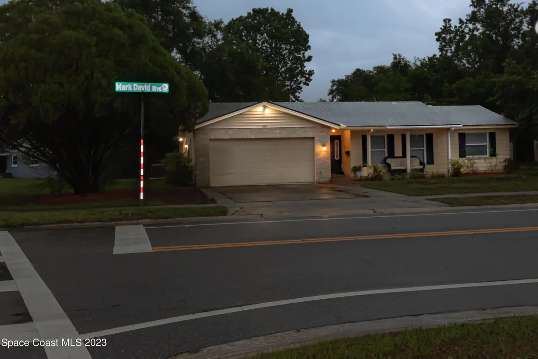 Photo of 800 Mark David Boulevard