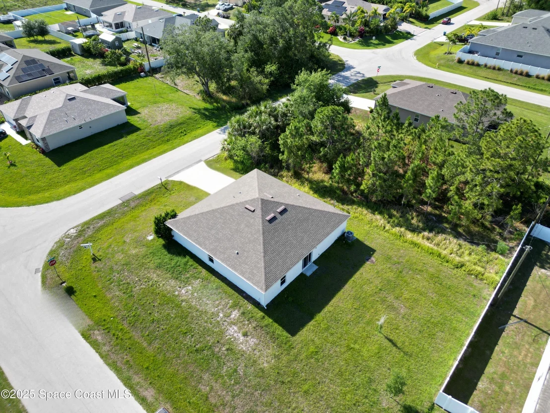 Photo of 2359 Fallkirk Avenue