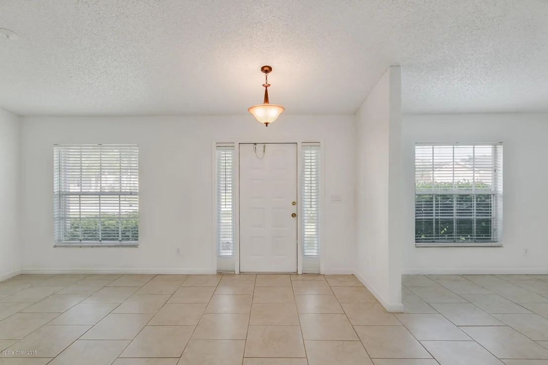 Photo of 933 Del Mar Circle