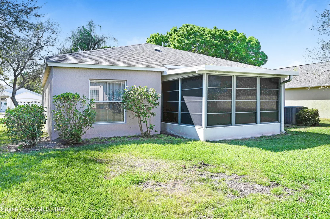 Photo of 868 Villa Drive