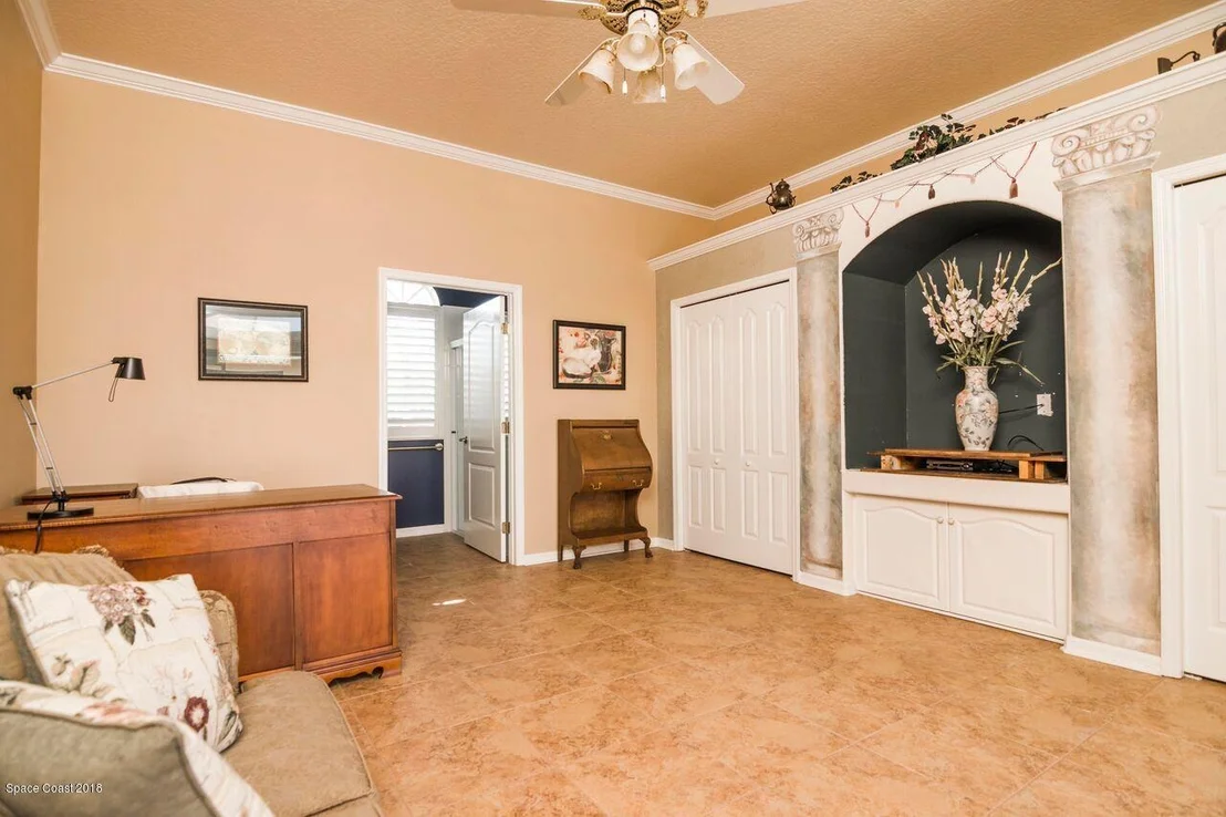 Photo of 943 Palm Brook Drive