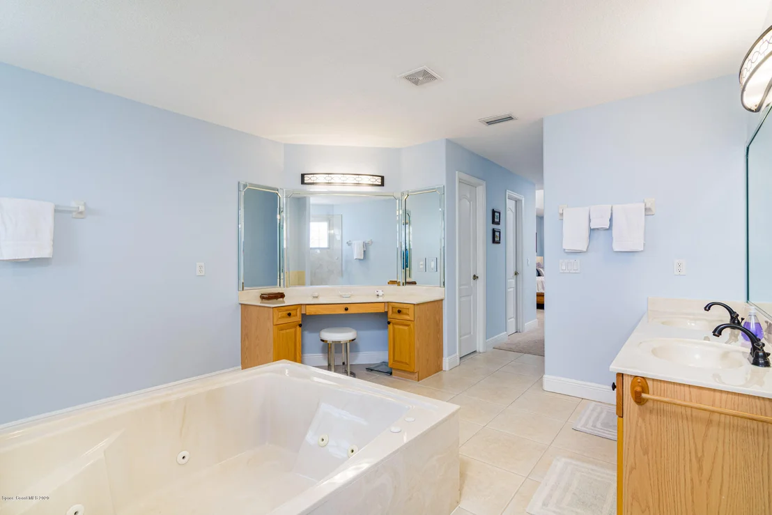 Photo of 2128 Auburn Lakes Drive