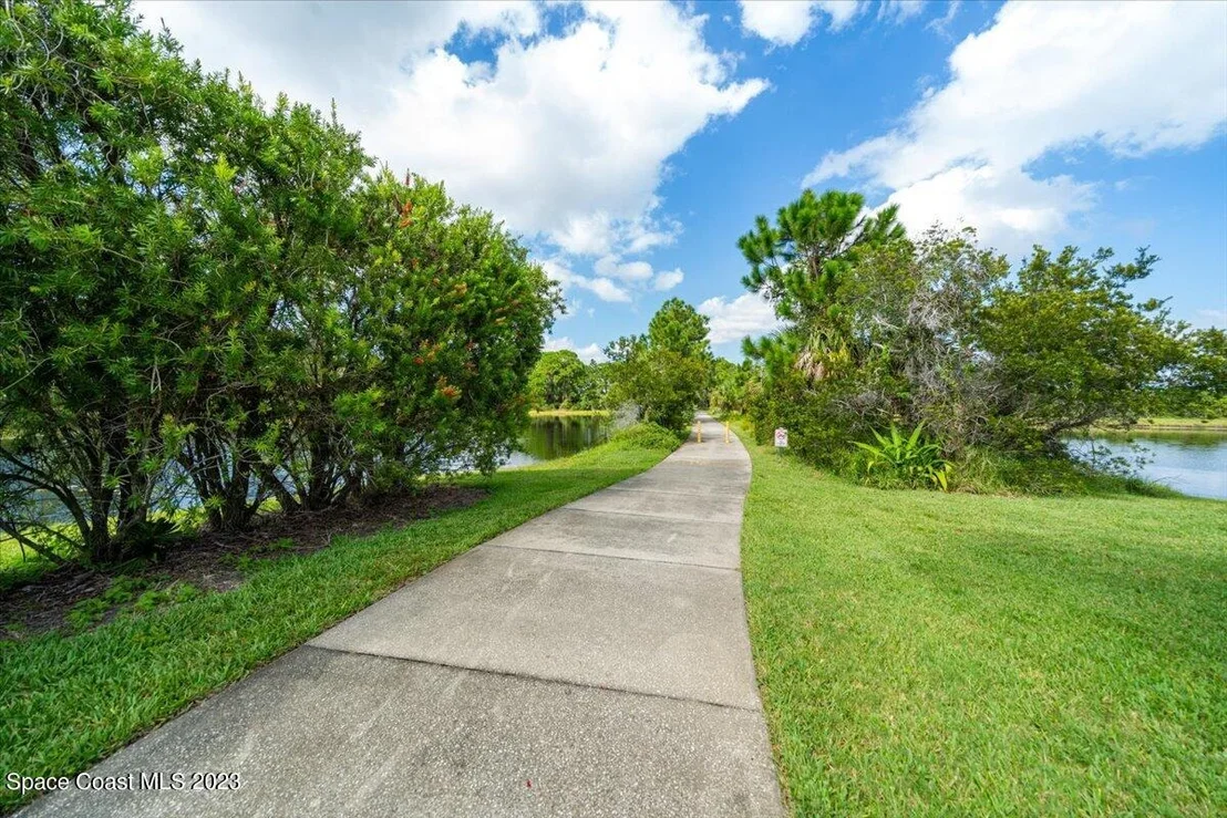 Photo of 767 Thrasher Drive