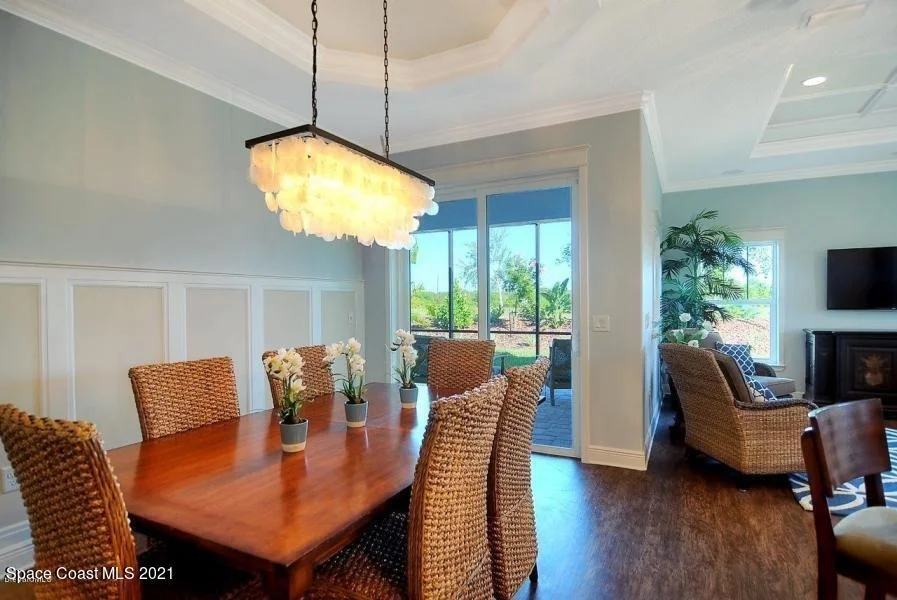 Photo of 527 Sunset Boulevard