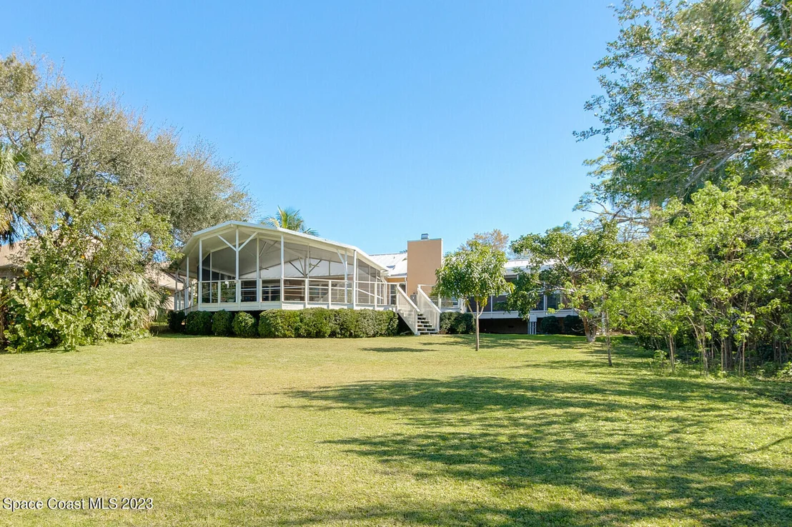 Photo of 844 W Whitmire Drive