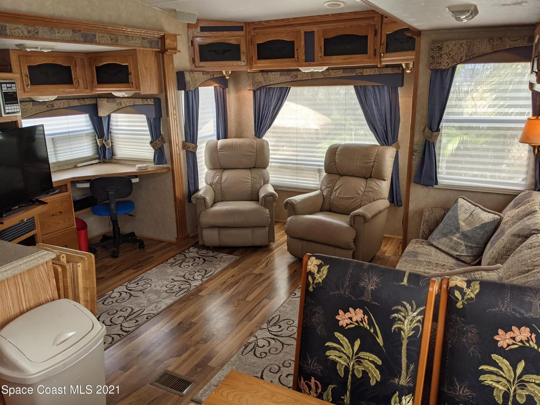 Photo of 270 Galaxy Lane