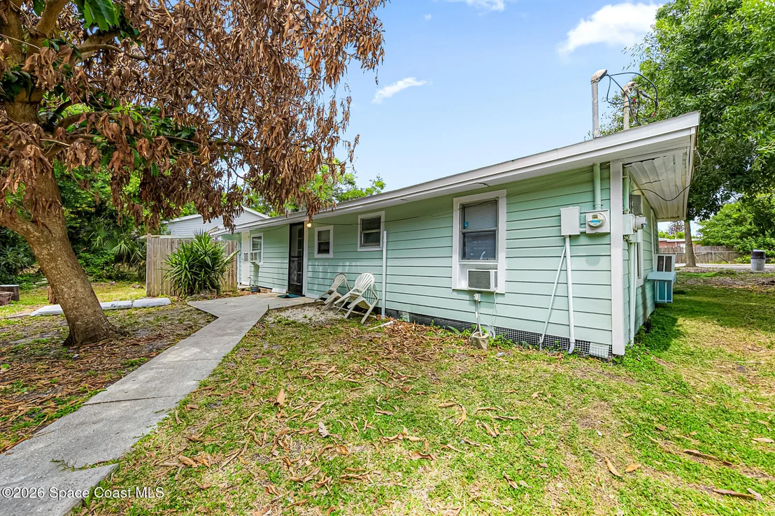 Photo of 329 Pineda Street