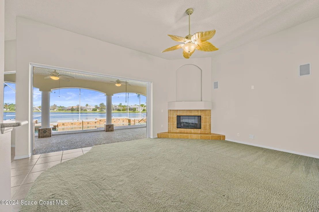 Photo of 930 Starling Way