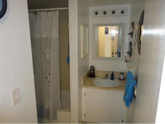Photo of Unit 205 at 3901 NE Dixie