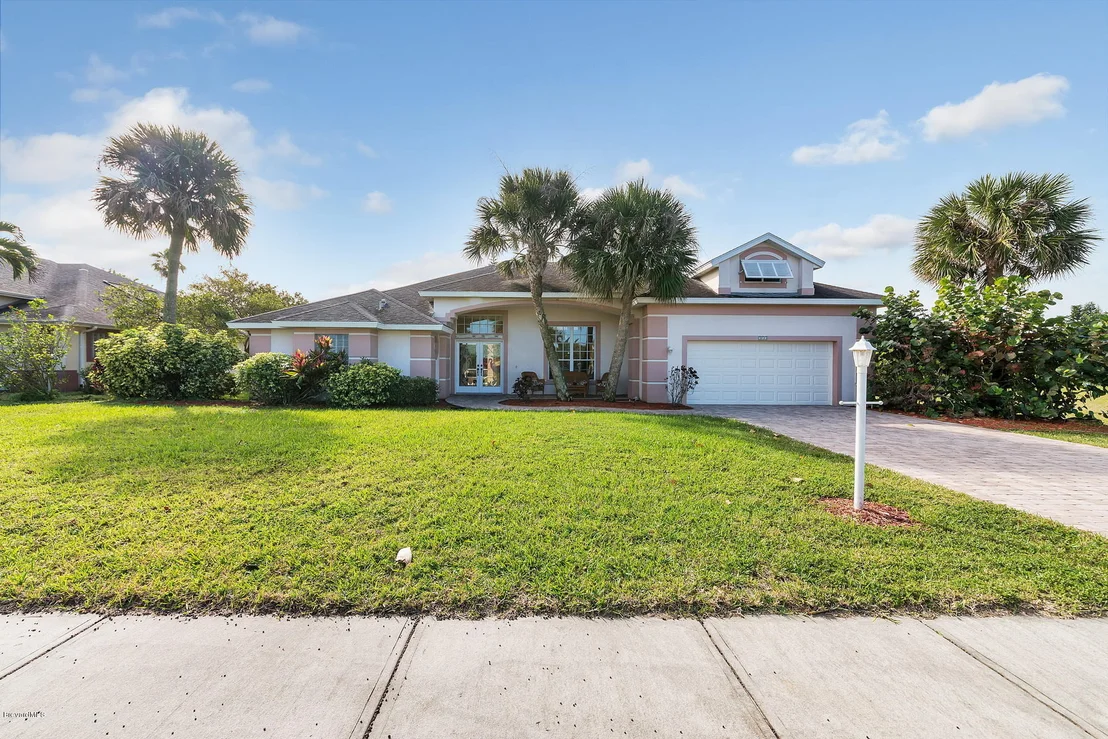 Photo of 313 Island Drive