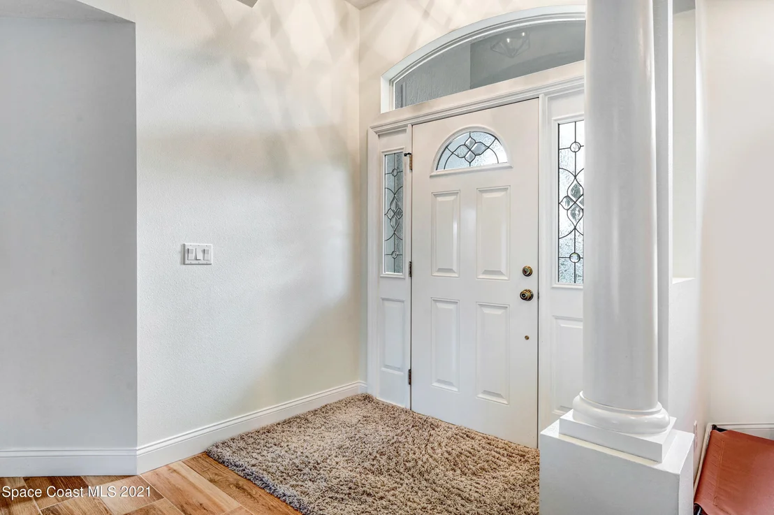 Photo of 2571 Canterbury Circle
