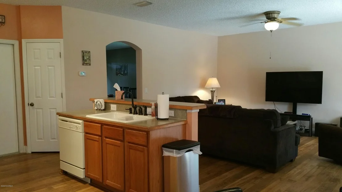 Photo of 284 Sedgewood Circle