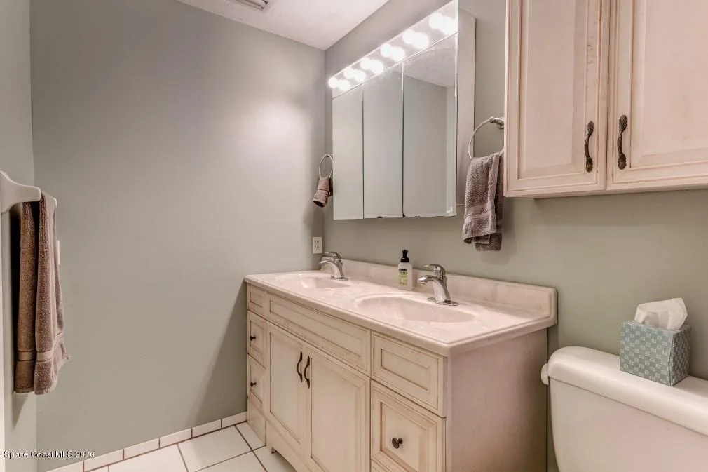 Photo of 677 W Pine Road