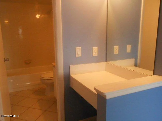 Photo of Unit 205 at 3213 Murrell Road