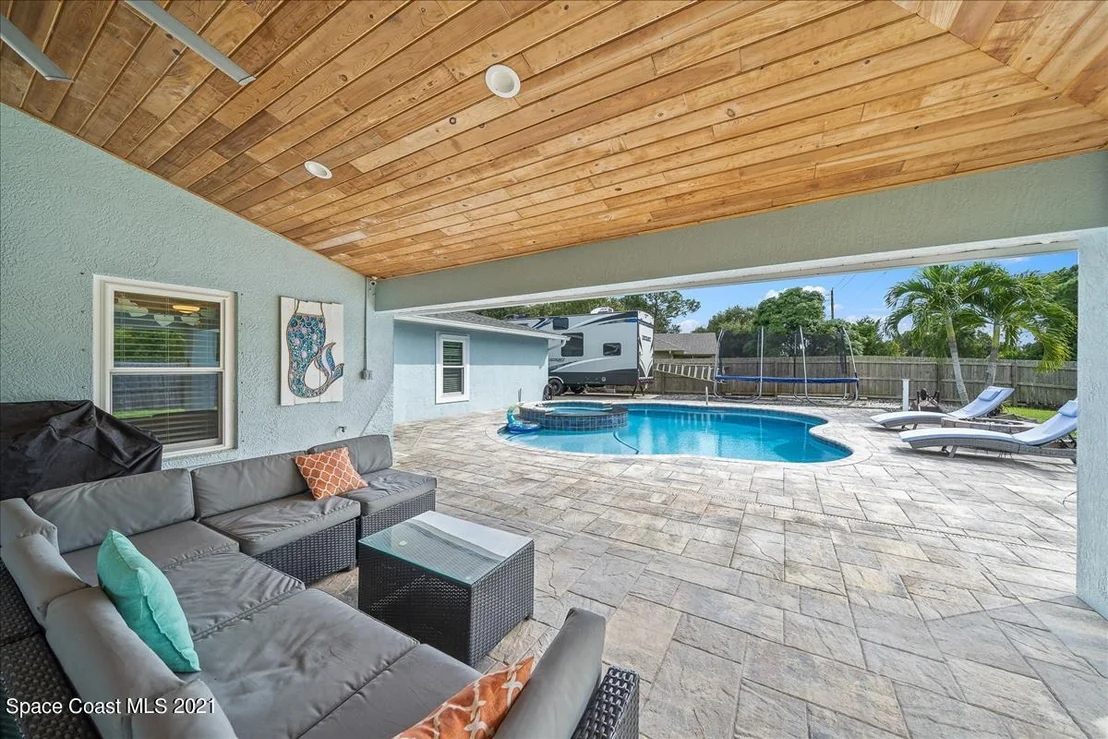 Photo of 1035 Jacaranda Circle