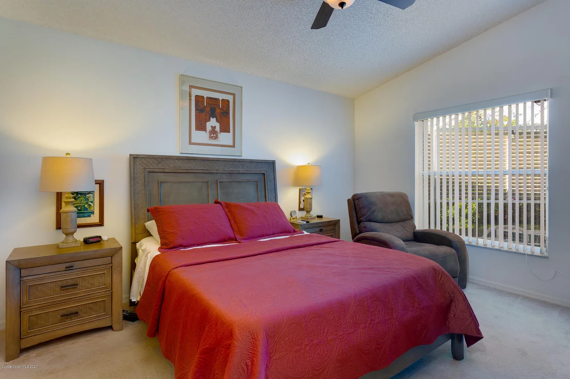 Photo of 989 Villa Drive