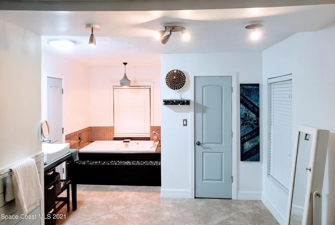 Photo of 546 Loveridge Drive