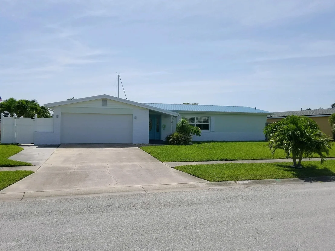 Photo of 421 Sparrow Drive