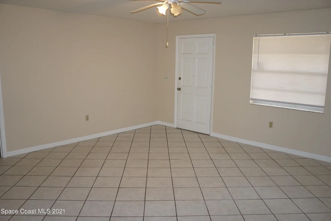 Photo of 1052 Bernice Road