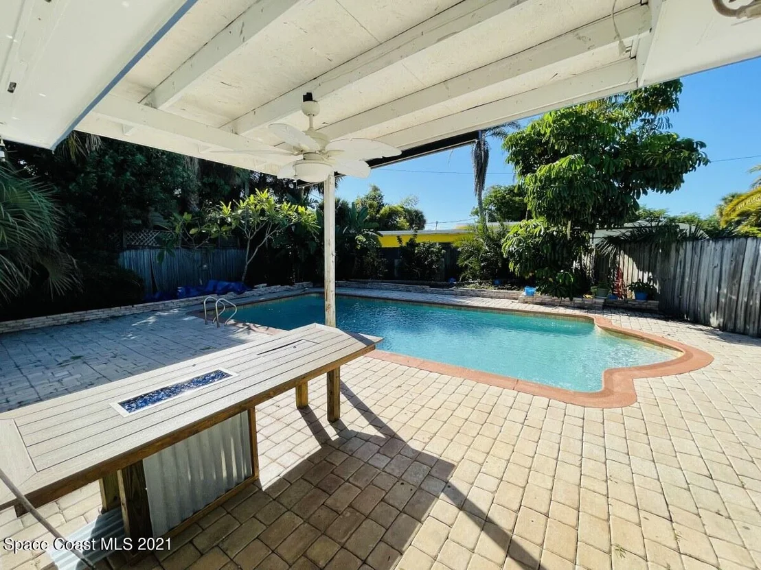 Photo of 2250 Sunset Avenue