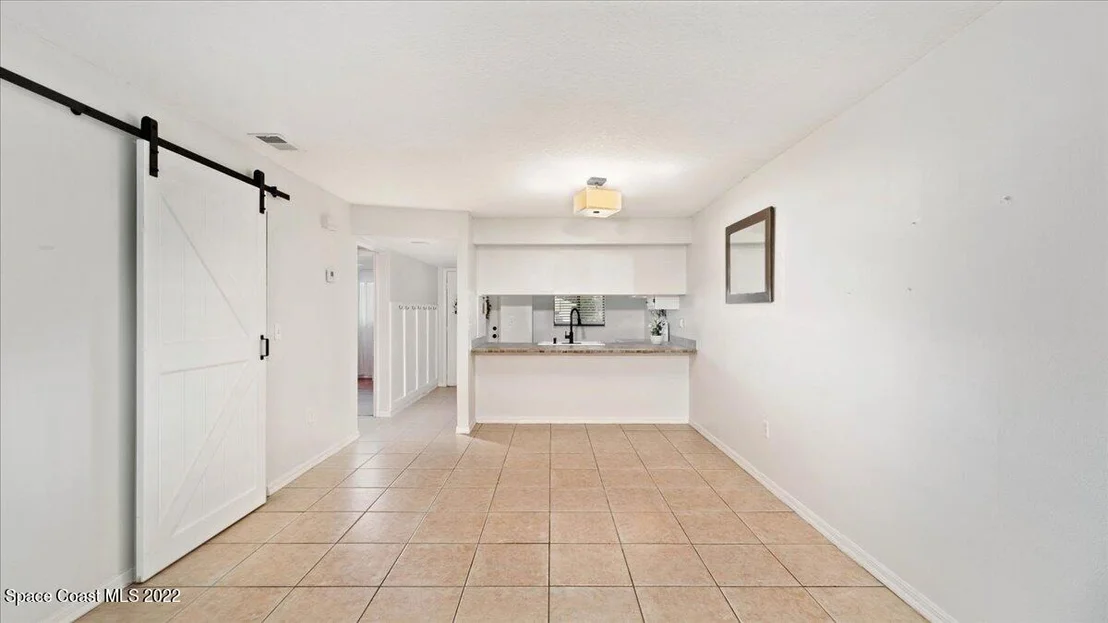 Photo of Unit 215 at 1720 Murrell Road